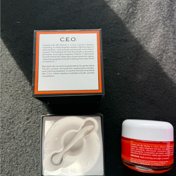 Sunday Riley C.E.O. Rich Hydration Cream - Vibrant Orange - Picture 2 of 2